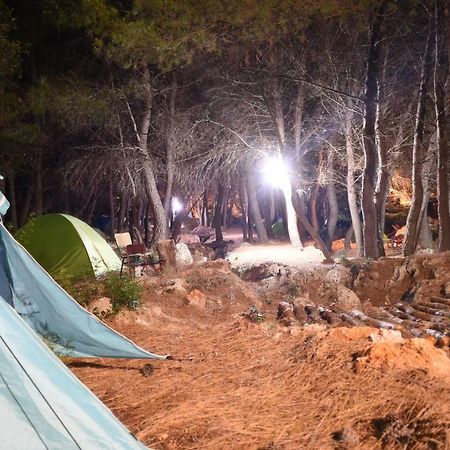 The Sea Cave Camping Himarë Exterior foto