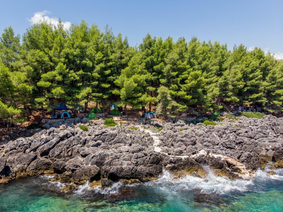 The Sea Cave Camping Himarë Exterior foto